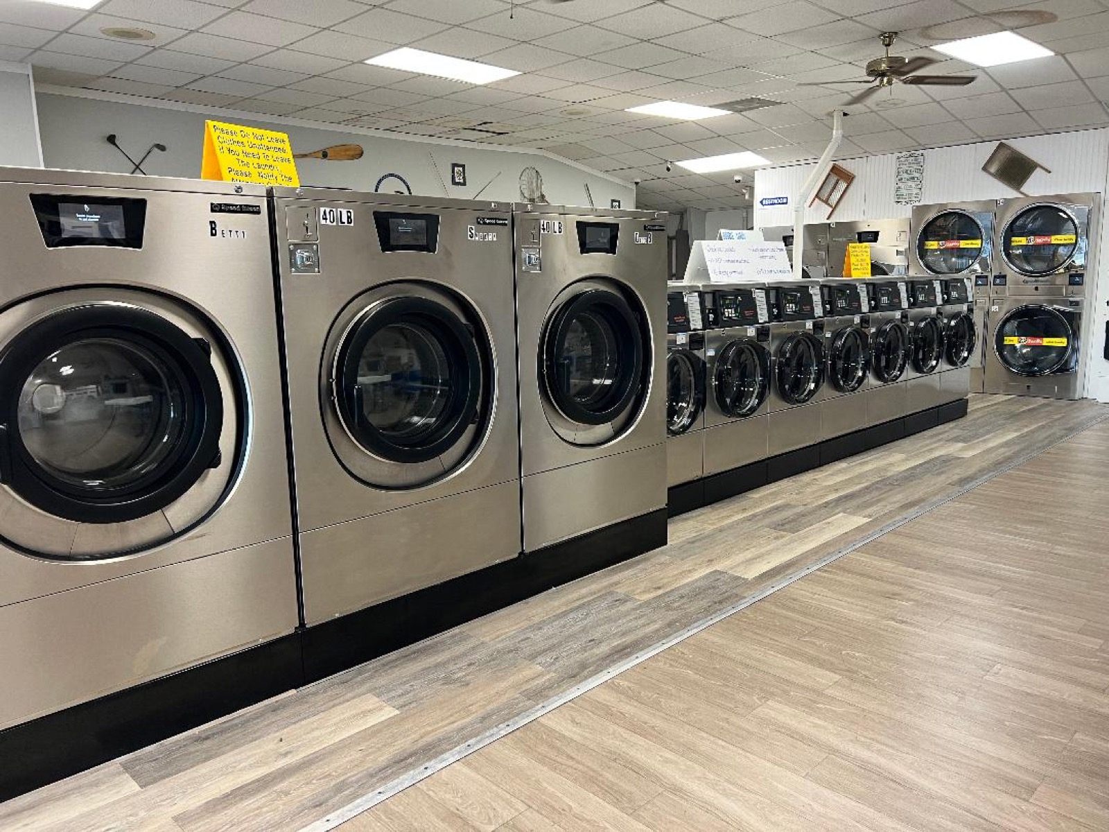 Machine bank at Clean Jeans Laundry